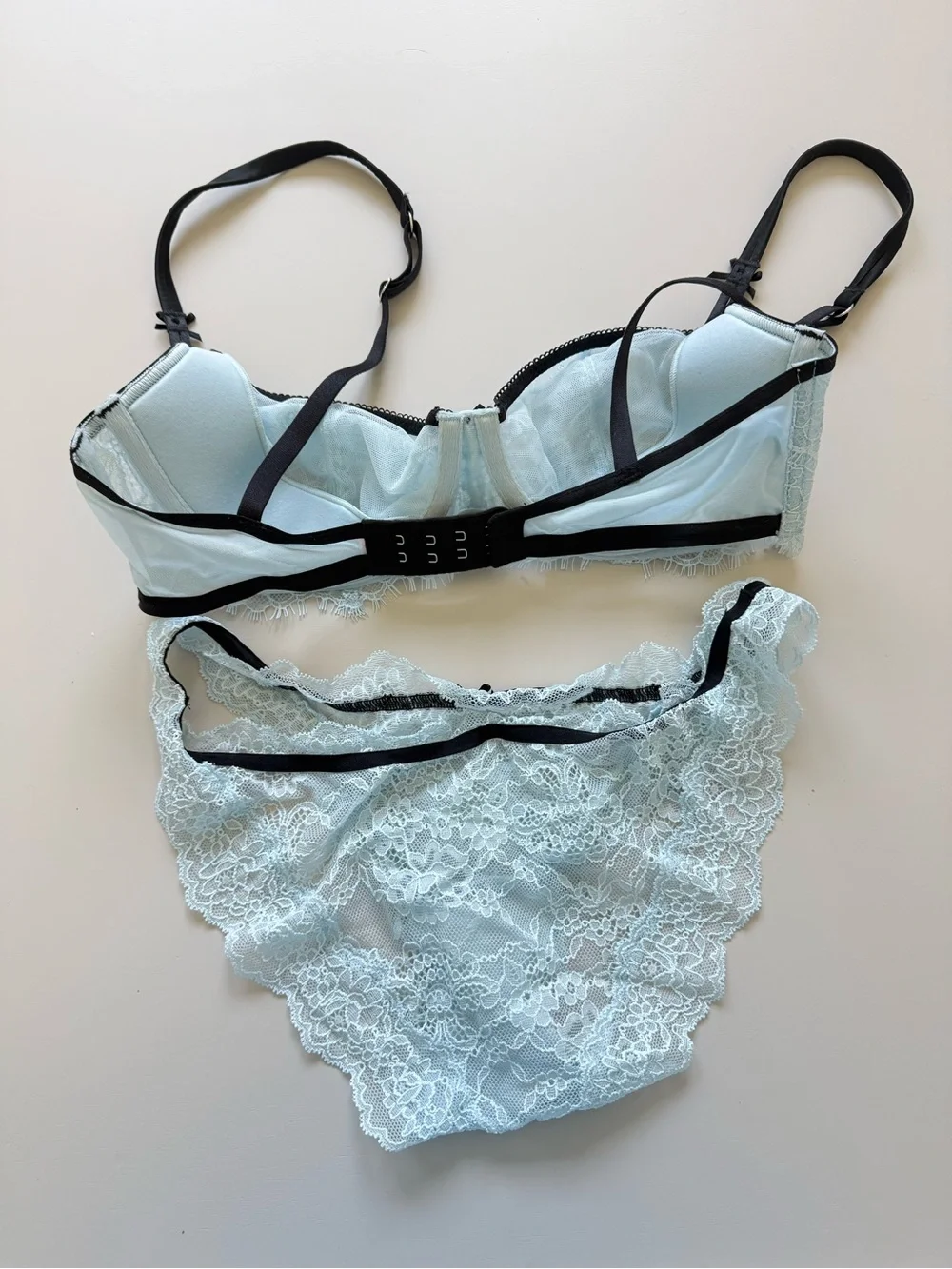 Victorias Secret Dream Angels Light Blue Lace Bra & Panty Set 32D M
